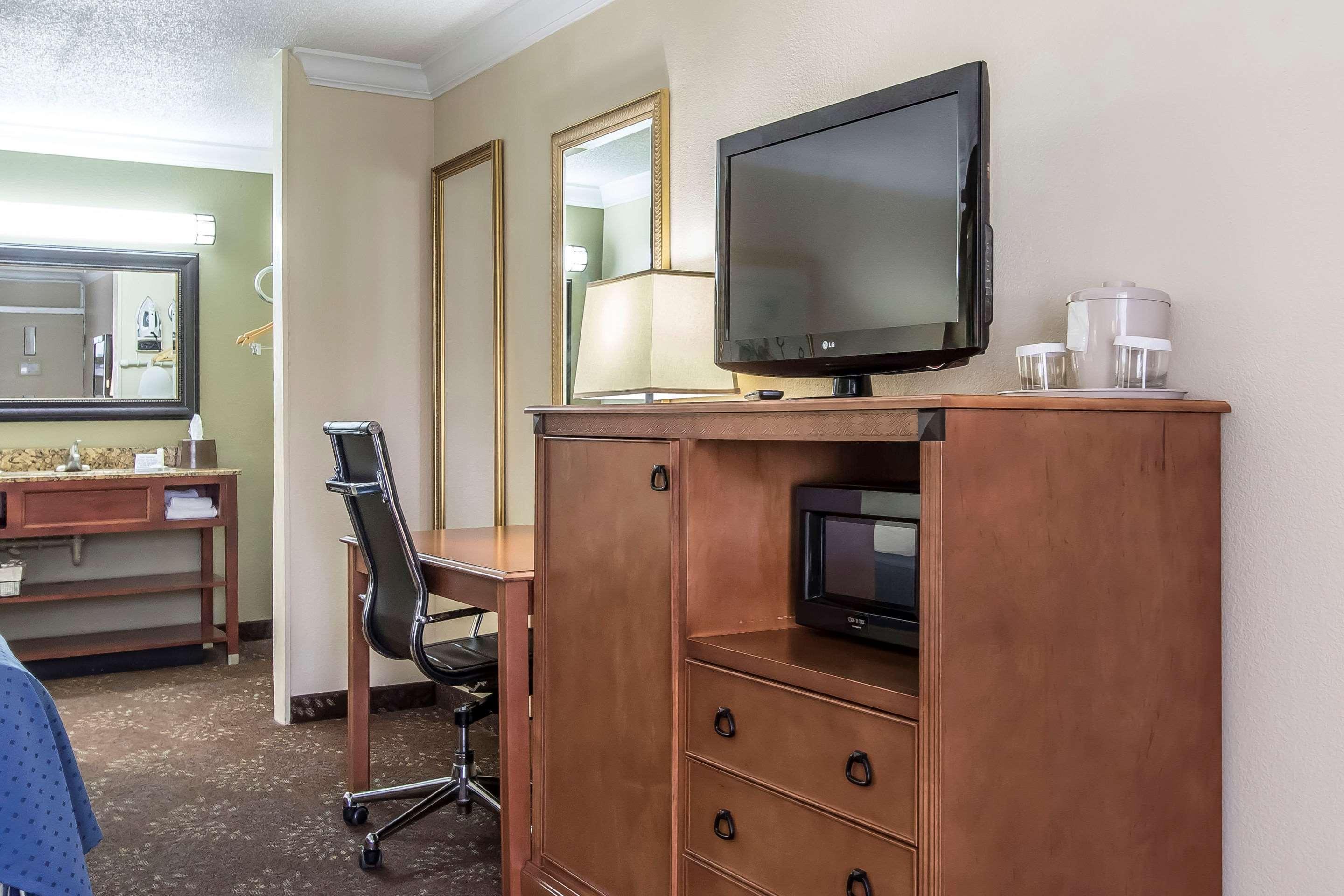 Clarion Inn Морган-Сити Экстерьер фото