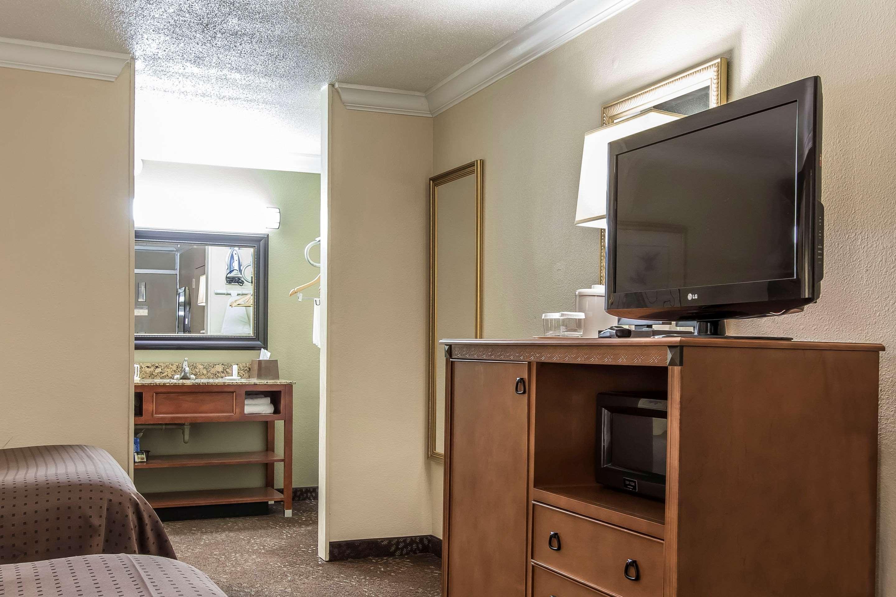 Clarion Inn Морган-Сити Экстерьер фото