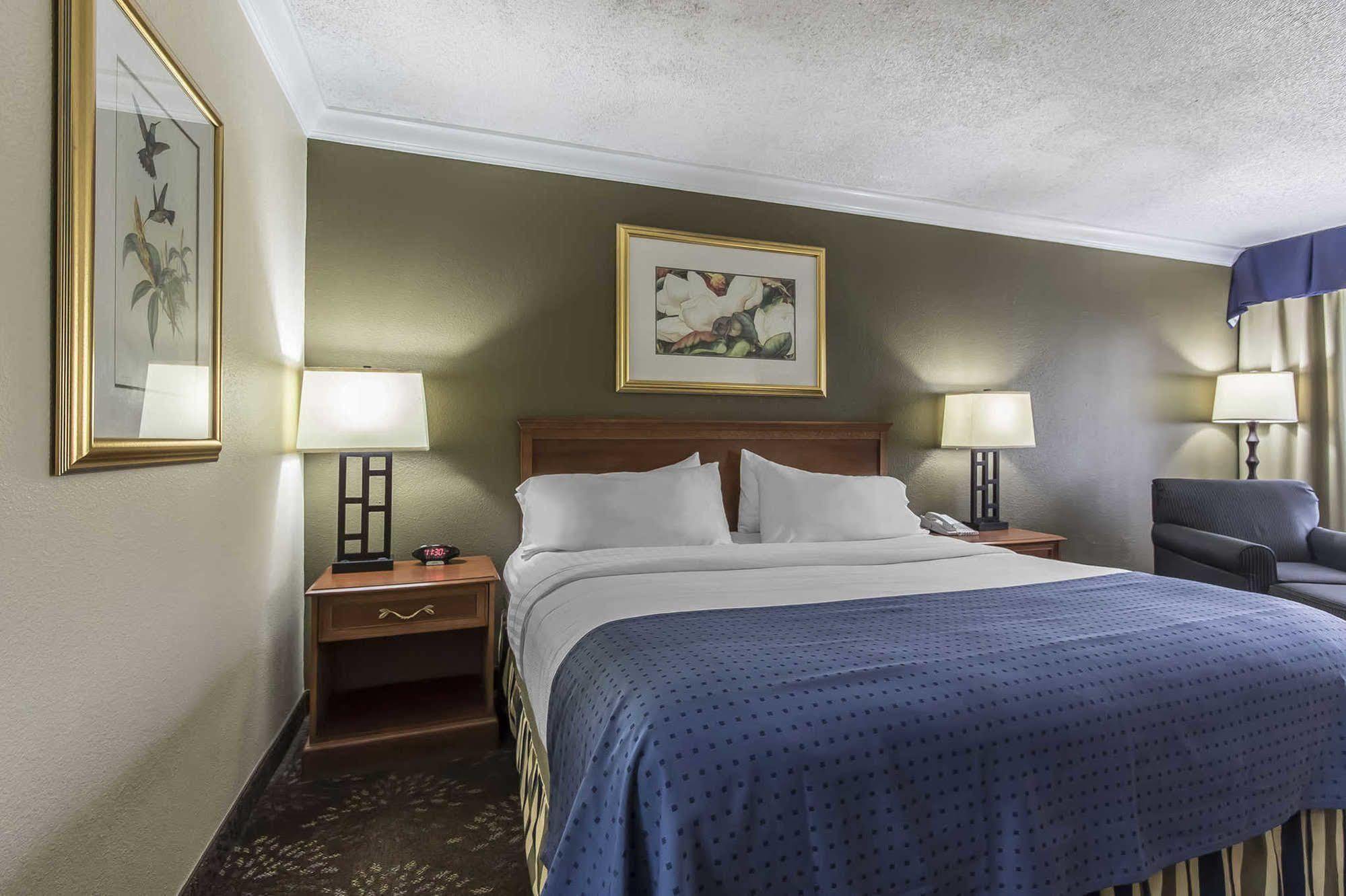 Clarion Inn Морган-Сити Экстерьер фото